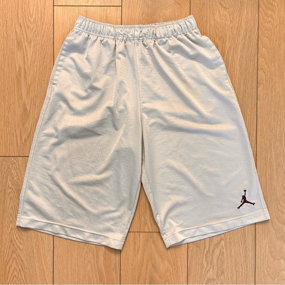 Jordan White Basketball Shorts Youth Size XL 13-15YRS - Picture 1 of 4